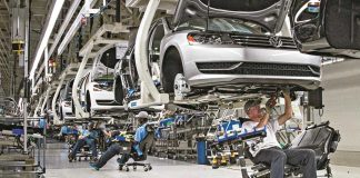 Paragem de produção na Autoeuropa provoca cortes salariais