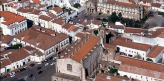 Évora subsidia caiação do casario no centro histórico