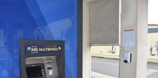 Santiago coloca dispensadores de desinfetante nos multibancos
