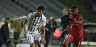Defesa Sílvio renova com o Vitória de Setúbal até 2022