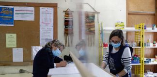 Escola do Seixal pronta para abrir porque “inventa soluções sem recursos”