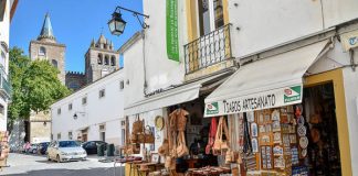 Maioria das lojas de Évora abriu com clientes “desejosos” de fazer compras