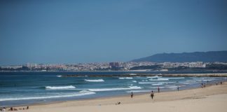 Costa de Caparica com poucos banhistas que só querem “manter a sanidade mental”