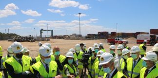 Ministro dos Equipamentos chancela investimentos no Porto de Sines