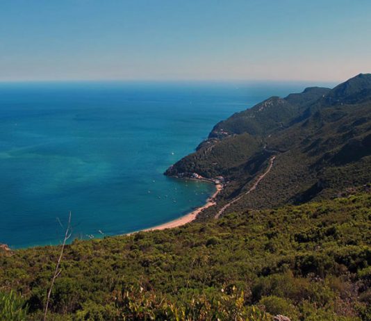 Setúbal prolonga restrições no acesso às praias nos fins de semana de setembro