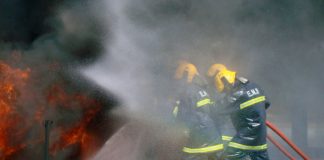 Incêndio urbano causou três deslocados no Barreiro