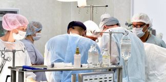 Operação do “Bebé sem rosto” no Hospital de Setúbal “correu bem”