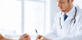 Governo abre 435 vagas para contratar médicos de família, metade na região de Lisboa e Vale do Tejo