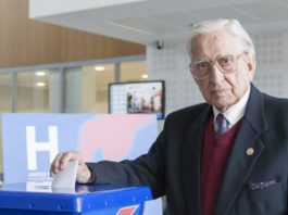 Câmara do Seixal decide atribuir nome do professor doutor Carlos Ribeiro ao hospital