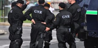 GNR dispara balas de borracha para dispersar festa ilegal na Trafaria