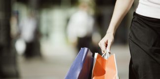 Câmara de Sesimbra alarga horário do comércio até às 22h00