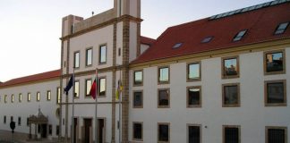 Surto dita o encerramento de alguns serviços municipais em Portalegre