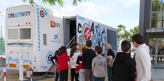 Autocarro da fundação “La Caixa” visita Escola Básica Luísa Todi