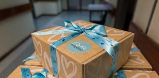 Câmara de Setúbal retoma distribuição de Bebé Box