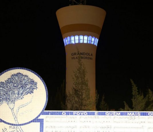 Depósito da água em Grândola ilumina-se de azul para assinalar aniversário da ONU