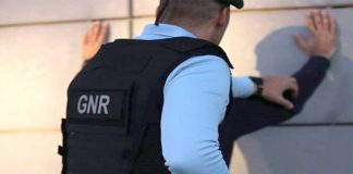 GNR de Setúbal detém homem por alegada violência doméstica