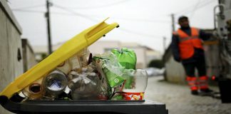 Greve dos trabalhadores da Amarsul condiciona recolha de lixo na Moita