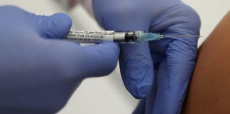 Vacinação contra a Covid-19 arrancou esta terça-feira no Hospital de Évora