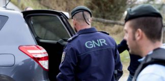 GNR detém na A2 no Seixal três suspeitos de roubo e tráfico e apreende droga