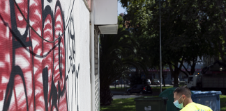 Seixal+ promove a limpeza de tags em edifícios