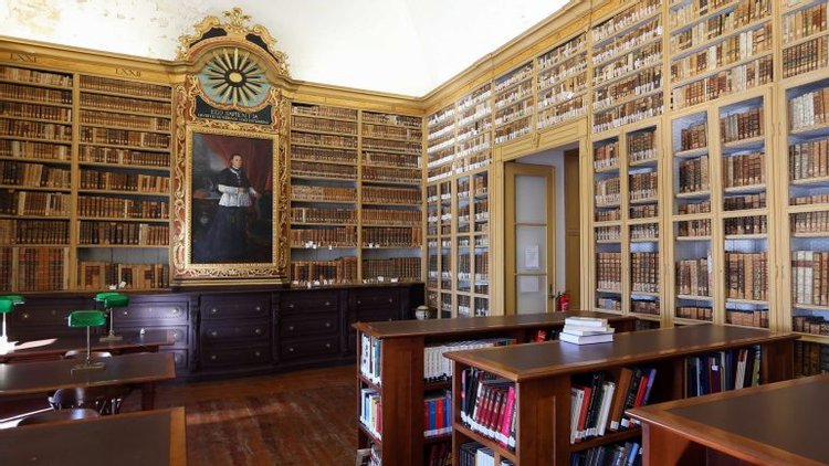 Biblioteca Pública de Évora reabre de “cara lavada” após obras de  conservação – S+