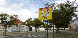 Zona ribeirinha e acesso às praias da Arrábida vedados para impedir ajuntamentos