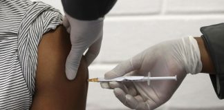 Sete técnicos do município de Setúbal vacinados contra a Covid-19