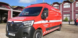 Câmara de Setúbal oferece nova ambulância aos bombeiros sapadores