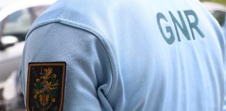 GNR detém individuo no Monte da Caparica por tráfico de estupefacientes