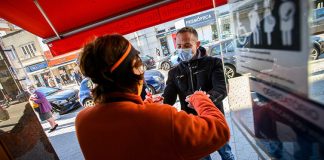 Desconfinamento no distrito oscila entre a indiferença, o desespero e as enchentes