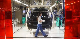 Ministro acredita que paragem da Autoeuropa vai ser menor do que previsto