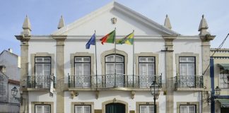Desentendimento em reunião da câmara do Montijo exigiu intervenção da PSP