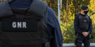 GNR encerra festa ilegal com 300 pessoas em Alcochete