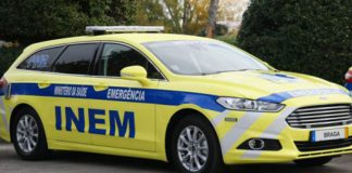 Um morto e quatro feridos em colisão de dois automóveis em Santiago do Cacém