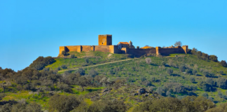 Barrancos reabilita troço de muralhas do castelo de Noudar em risco de derrocada