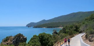 Setúbal mantém restrições aos automóveis nos acessos às praias da Arrábida