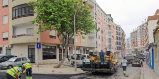 Repavimentações rodoviárias em São Sebastião e em Azeitão