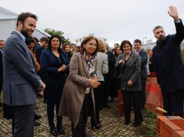 Almada lança primeira pedra para habitações de rendas acessíveis