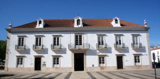 Câmara e autarcas contestam ação do Estado para reaver verba paga em indemnizações