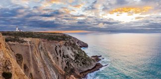 Bombeiros retiram corpo que estava em falésia de difícil acesso no Cabo Espichel