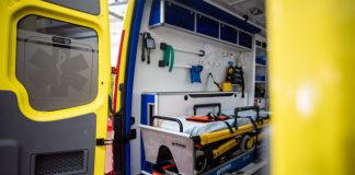 Colisão entre veículo ligeiro e dois motociclos provoca dois mortos em Setúbal