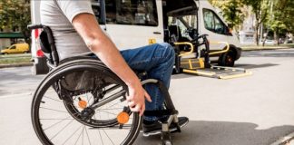 Cinco agrupamentos do Seixal sem verbas para transportar alunos com necessidades