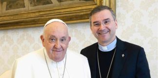 Papa lembra centenária e jovem doente portuguesas com Américo Aguiar