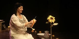 Companhia Ashtar Theatre apresenta “Oranges and stones” em Almada