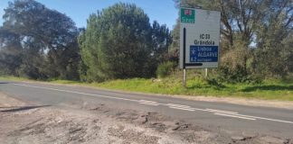 Marcha lenta com dezenas de viaturas exige reparação de estrada em Melides