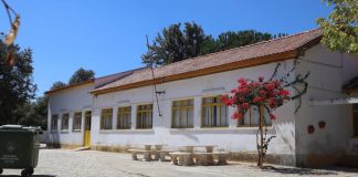 Vigília contra encerramento de escola básica da Fonte Santa em Almada