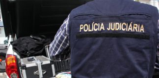 PJ investiga aparecimento de corpo de homem no mar em Sesimbra