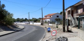 Intervenção na Estrada do Vale da Rosa em Setúbal constrói nova zona pedonal