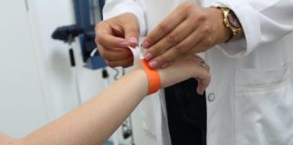 Área para pulseira laranja na urgência de Almada recebeu 2 mil doentes em 2 meses