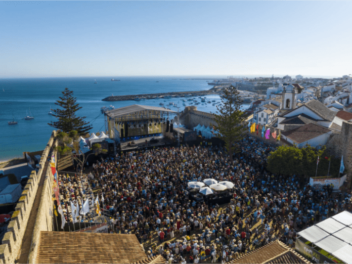 Img fundo 1 2500 2500 1 2500